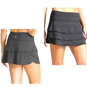 Athleta Tiered Swagger Ruffle Skirt Skort Black Gray Stripe Size M